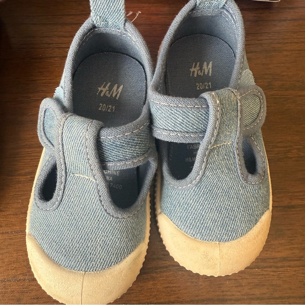 H&M Blue and White Baby Walker Shoes with Velcro Strap size 5.5